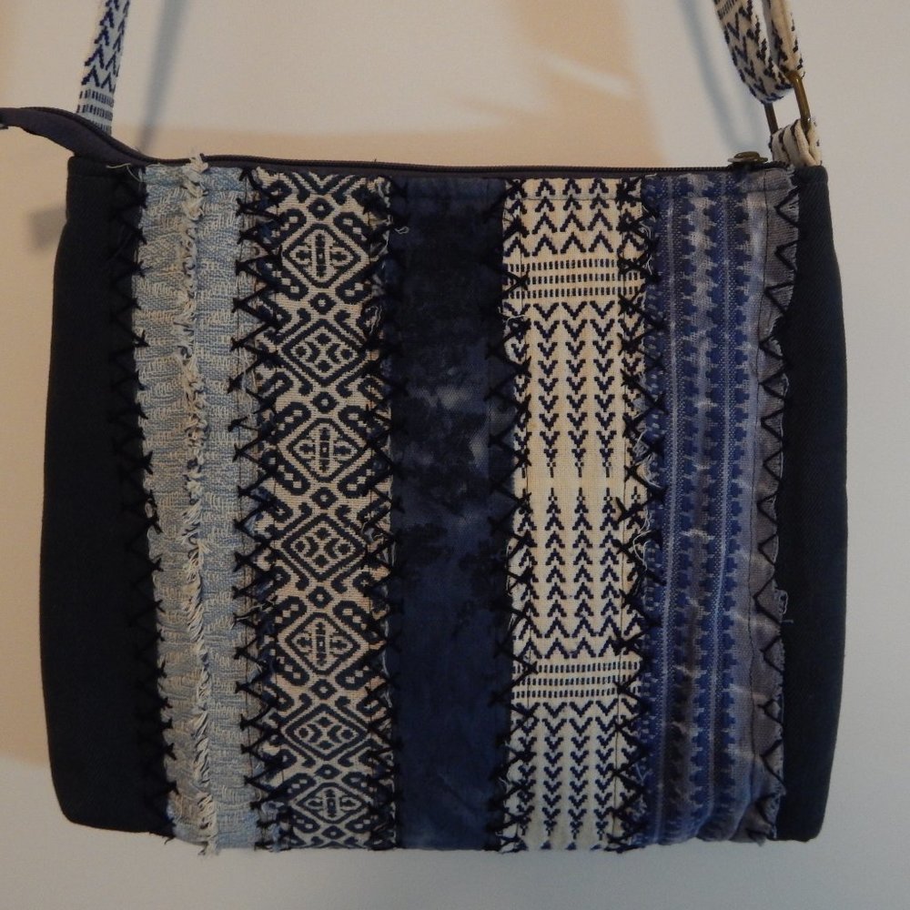 Demdaco Your Journey Indigo Cross Body Bag - Picture 2 of 7